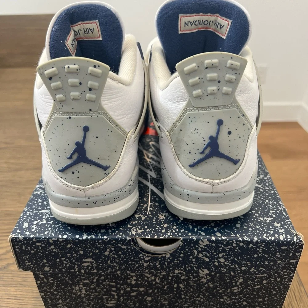 EUC Men’s Air Jordan 4 Retro White/Midnight Navy Blanc/Marine Minuet 9M